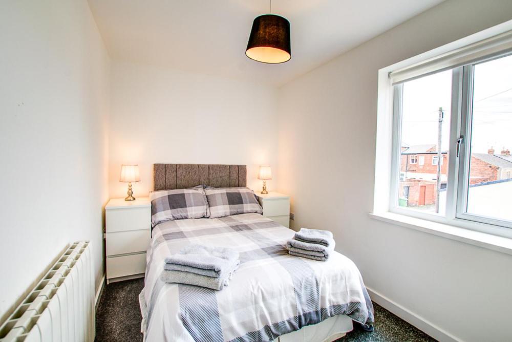 Sunderland Short Stays 2 Bedroom Apartment Free Parking Fulwell Sr6 Exterior photo